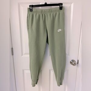 NWOT - NIKE Sportswear Club Fleece Joggers - Men’s M